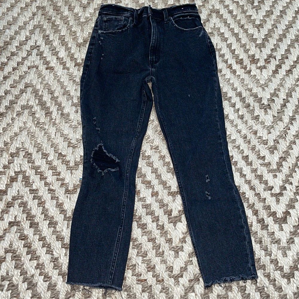Abercrombie & Fitch The Skinny High Rise size 26/2s black distressed denim jean